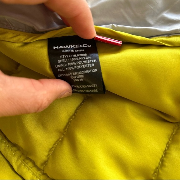 Hawks & Co | Hoded Puffer Jacket - Picture 6 of 8